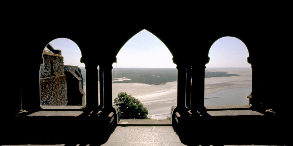 Abbaye du Mont-Saint-Michel : les baies du cloître – © Abbaye du Mont-Saint-Michel / Centre des monuments nationaux