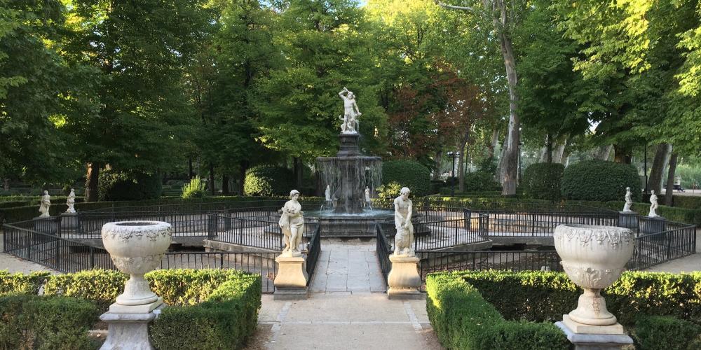 Fountain of Hercules and the Hydra in the Island Garden – © Frank Biasi Fountain of Hercules and the Hydra in the Island Garden – © Frank Biasi