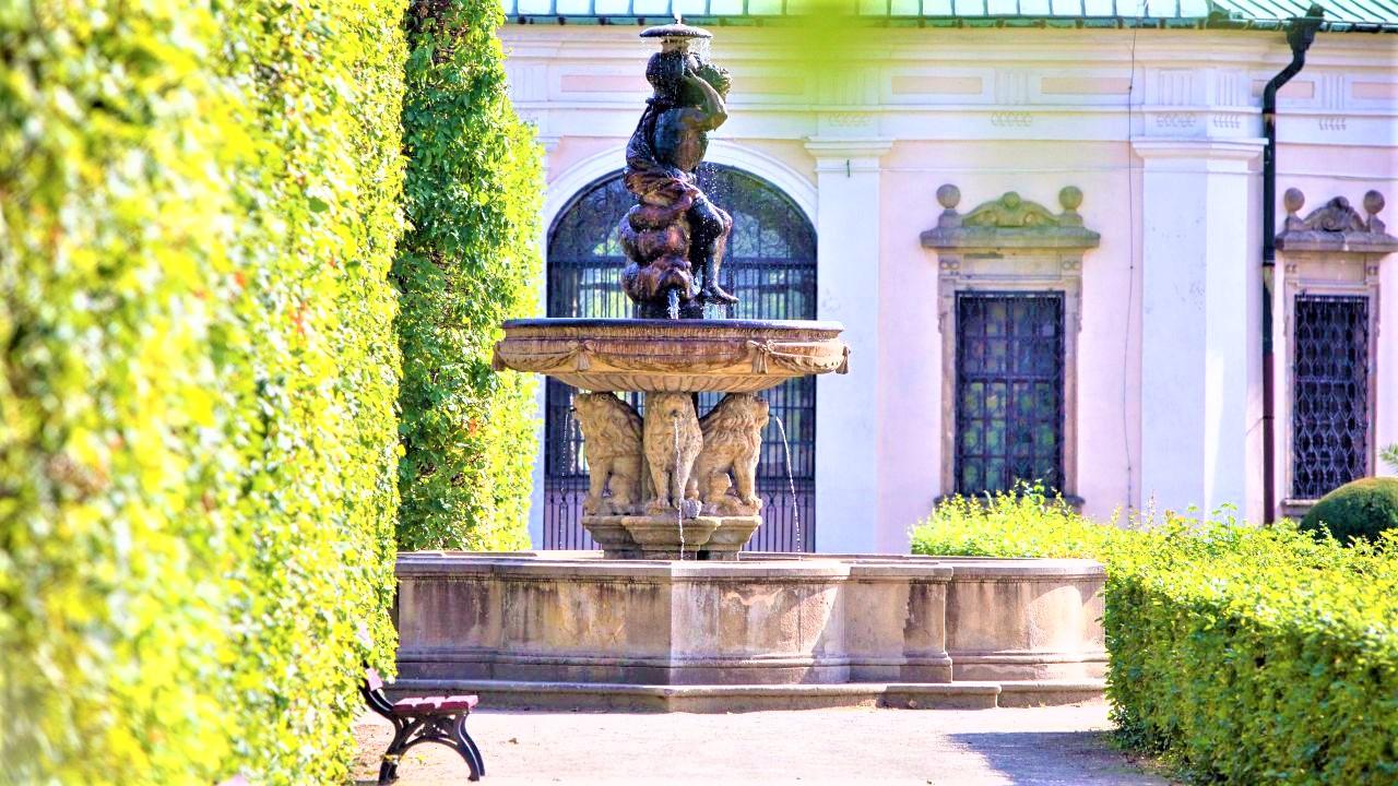 The Lion Fountain refers to Old Testament motifs and also the mythical hero Hercules. What is interesting is the fact that the Lion Fountain wasn't always a part of the Flower Garden. In the early 1740s it was transfered into the Castle Garden and it returned back to the Flower Garden only after the World War II. - © Milan Mikšík