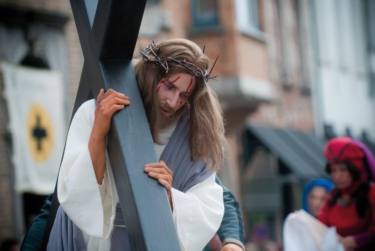 Each year on Ascension Day, the Bruges Holy Blood Procession is held. – © Jan Darthet  / Visit Bruges