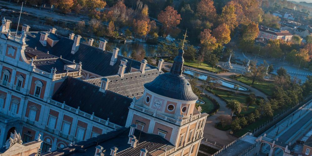 The palace and the gardens take on a variety of shapes from different perspectives. – @ Antonio Castillo López The palace and the gardens take on a variety of shapes from different perspectives. – @ Antonio Castillo López