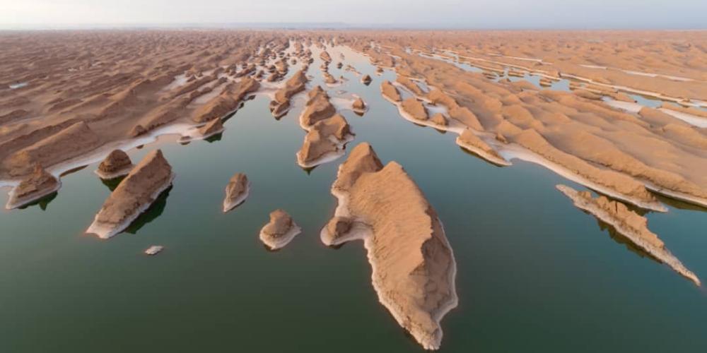 Shur river, Lut Desert. Shur river, Lut Desert.