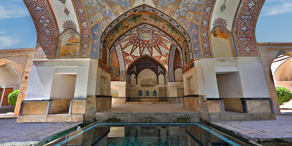 Painted ceiling above the fountain system, Golestan Palace – © MehmetO / Shutterstock Painted ceiling above the fountain system, Golestan Palace – © MehmetO / Shutterstock