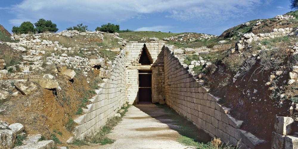 The so-called “Tomb of Clytemnestra” is one of the most impressive tholos tombs of Mycenae. – © I. Iliadis. Hellenic Ministry of Culture and Sports / Ephorate of Antiquities of Argolida The so-called “Tomb of Clytemnestra” is one of the most impressive tholos tombs of Mycenae. – © I. Iliadis. Hellenic Ministry of Culture and Sports / Ephorate of Antiquities of Argolida