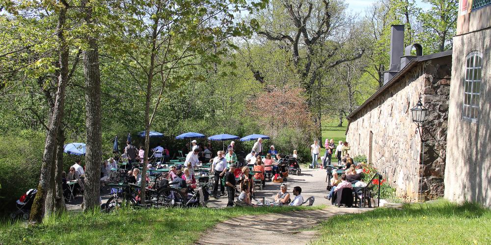 During your visit, take a break at the café beside the Chinese Pavilion. – © National Property Board Sweden