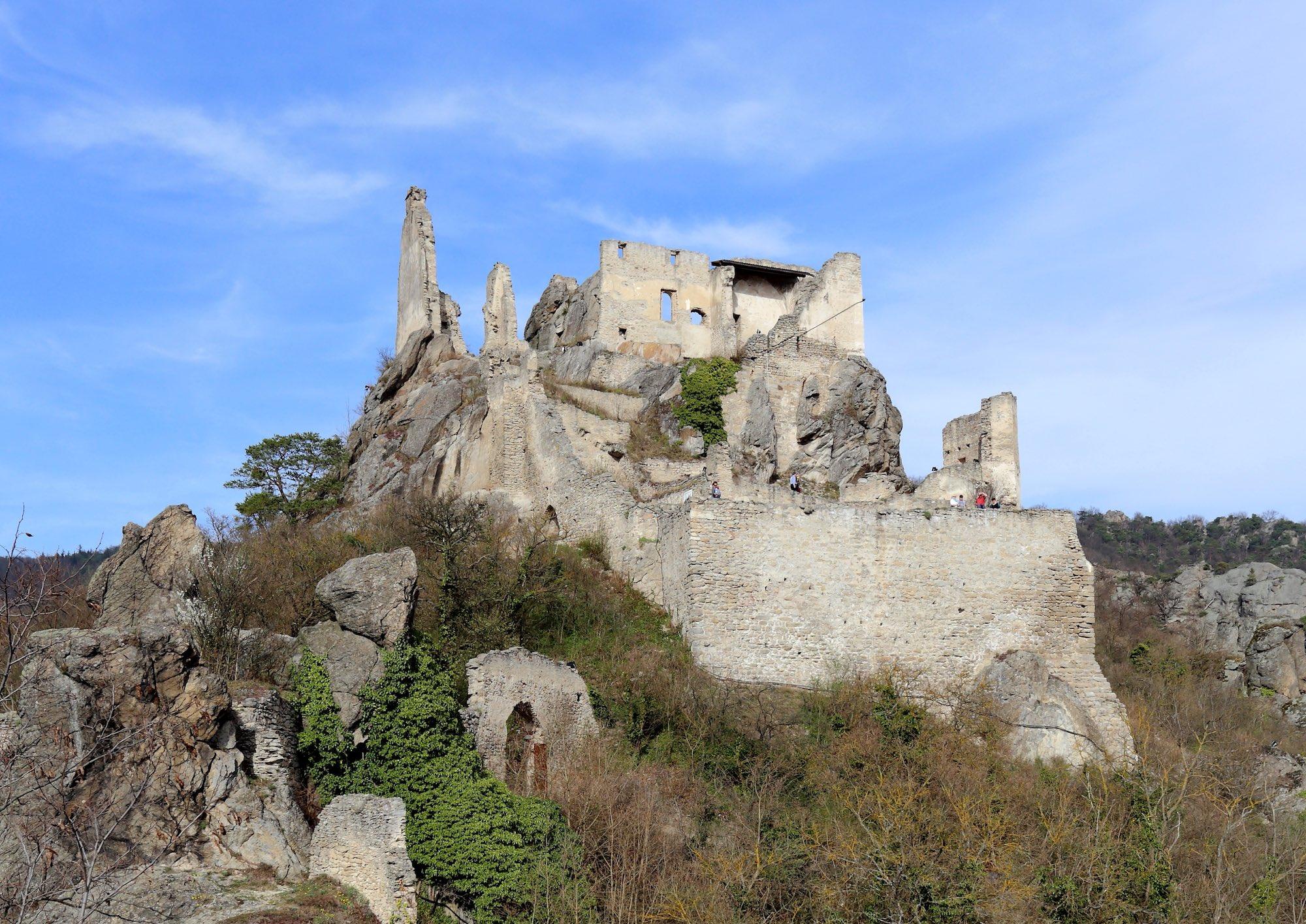 The ruins of Dürnstein Castle where Duke Leopold held King Richard prisoner in 1193 – © Bwag / Wikimedia