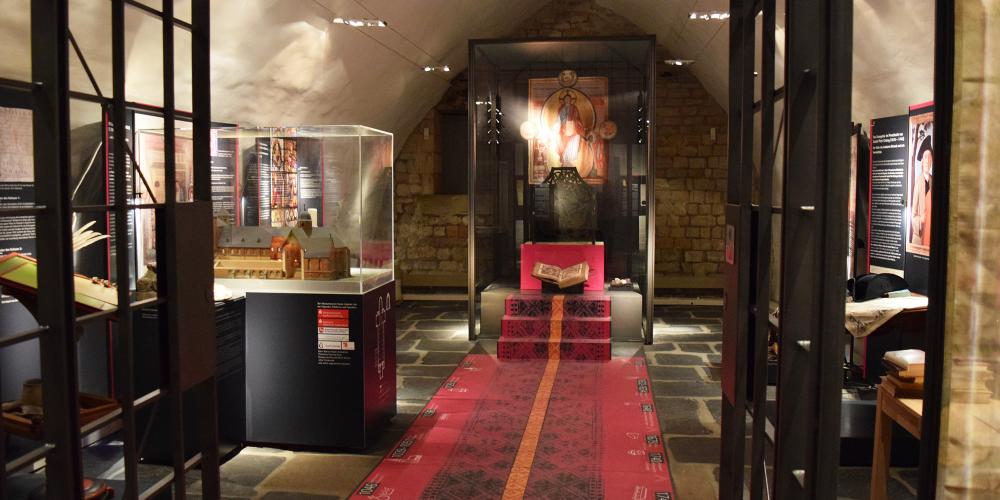 Exhibition at the imperial palace in celebration of the 1000th birthday of Heinrich III showing the “Codex Caesareus Upsaliensis” – a brilliantly designed “Evangeliar”. – © GOSLAR marketing gmbh Exhibition at the imperial palace in celebration of the 1000th birthday of Heinrich III showing the “Codex Caesareus Upsaliensis” – a brilliantly designed “Evangeliar”. – © GOSLAR marketing gmbh