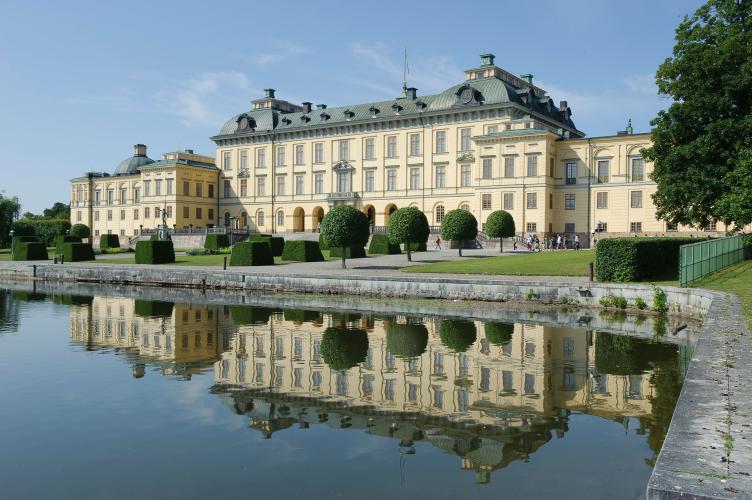 Drottningholm Palace, the most well-preserved royal castle built in the 1600s in Sweden. Come by boat and experience the combination of the exotic Chinese Pavilion, the Palace Theatre and the magnificent Palace Gardens surrounding the home of the King and Queen of Sweden. – © Gomer Swahn
