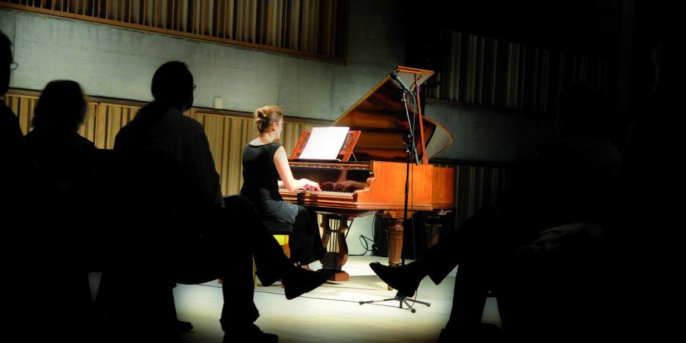 Concerts, education, and a deeper understanding of the music industry are all part of a day in the Bruges Concert Hall. – © Jan Darthet / Visit Bruges