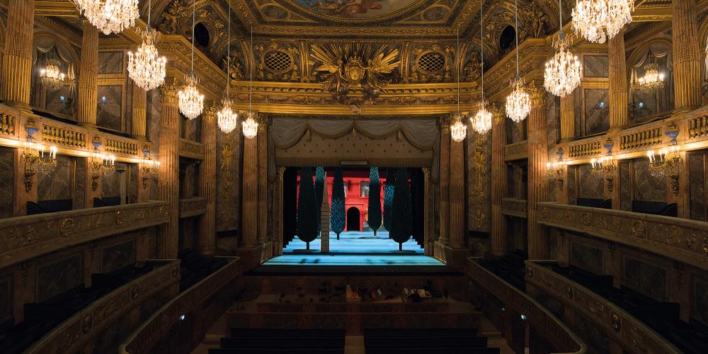 L'Opéra Royal de Versailles a accueilli des célébrations, des spectacles et des débats parlementaires, et aujourd'hui vous pouvez profiter d'un grand nombre de concerts et de spectacles. – © Thomas Garnier
