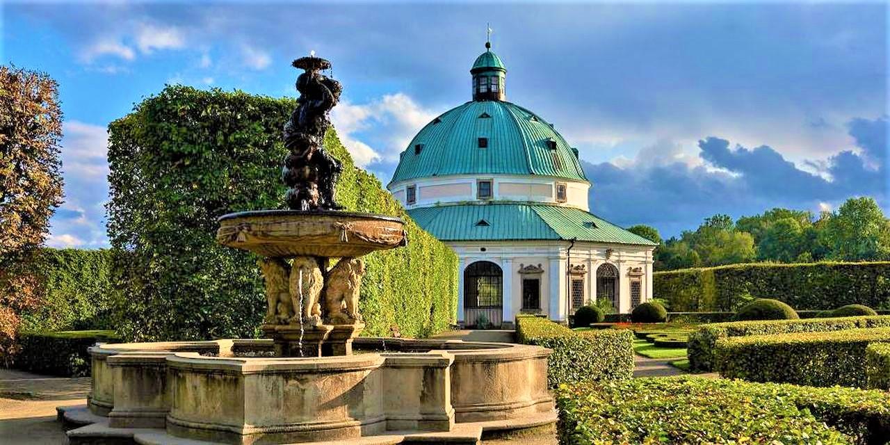 The Flower Garden, baroque culture and flowers. Can you imagine anything more majestic. - © Tomáš Vrtal The Flower Garden, baroque culture and flowers. Can you imagine anything more majestic. - © Tomáš Vrtal