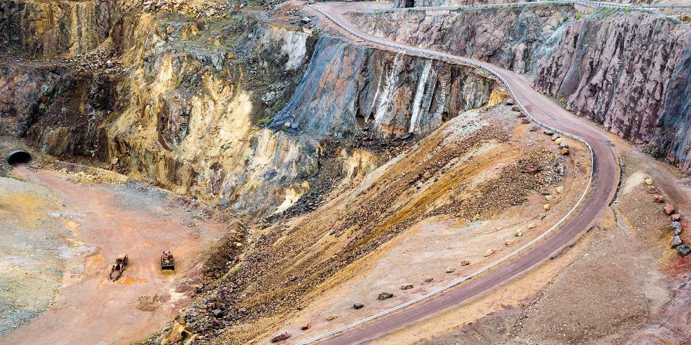 The road into the 95-metre-deep pit is used to get into the modern mine to check the pumps. The Great Pit is not accessible for visitors. – © Imfoto / Shutterstock The road into the 95-metre-deep pit is used to get into the modern mine to check the pumps. The Great Pit is not accessible for visitors. – © Imfoto / Shutterstock