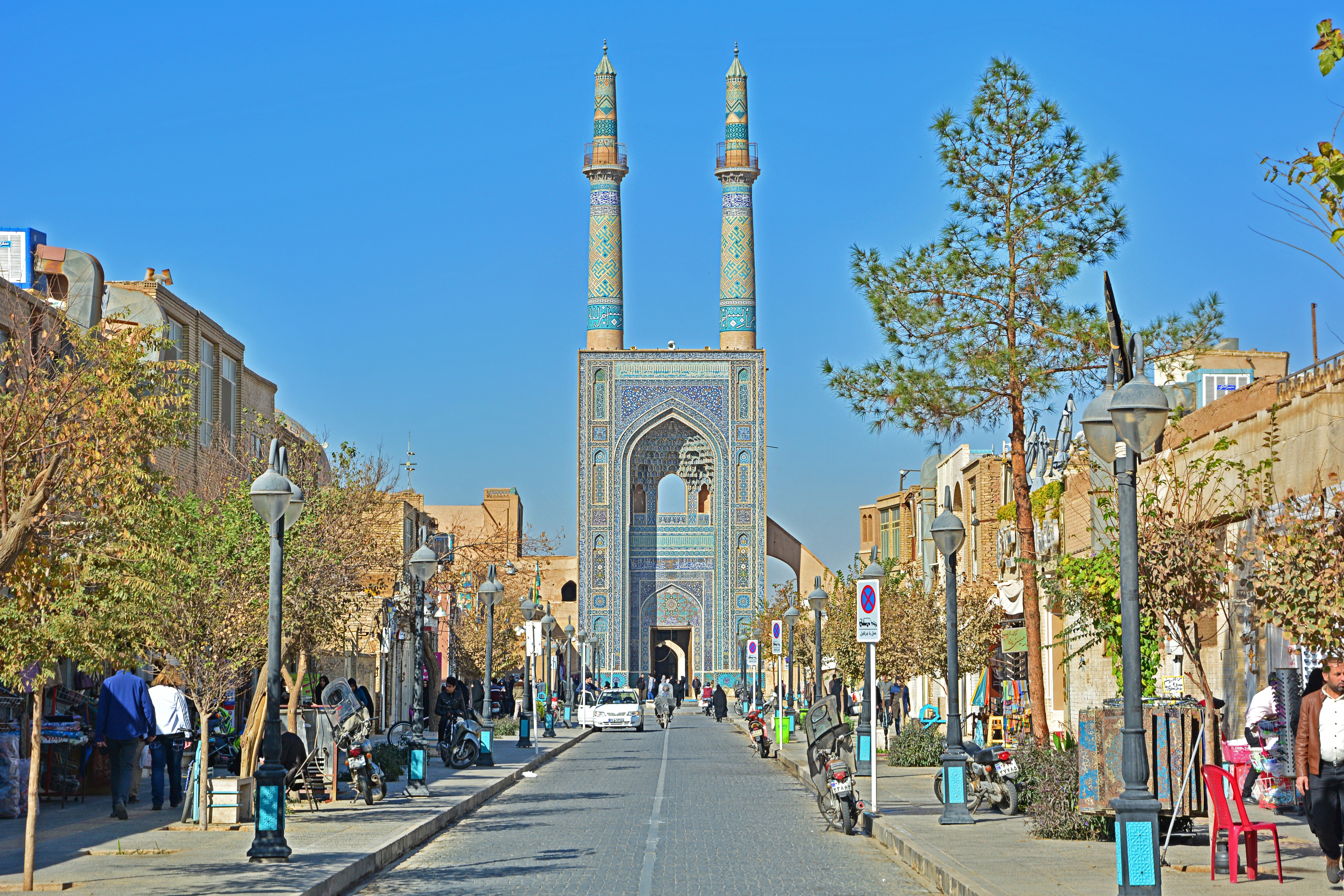 Masjid-e Jame of Yazd welcoming visitors to Old Town