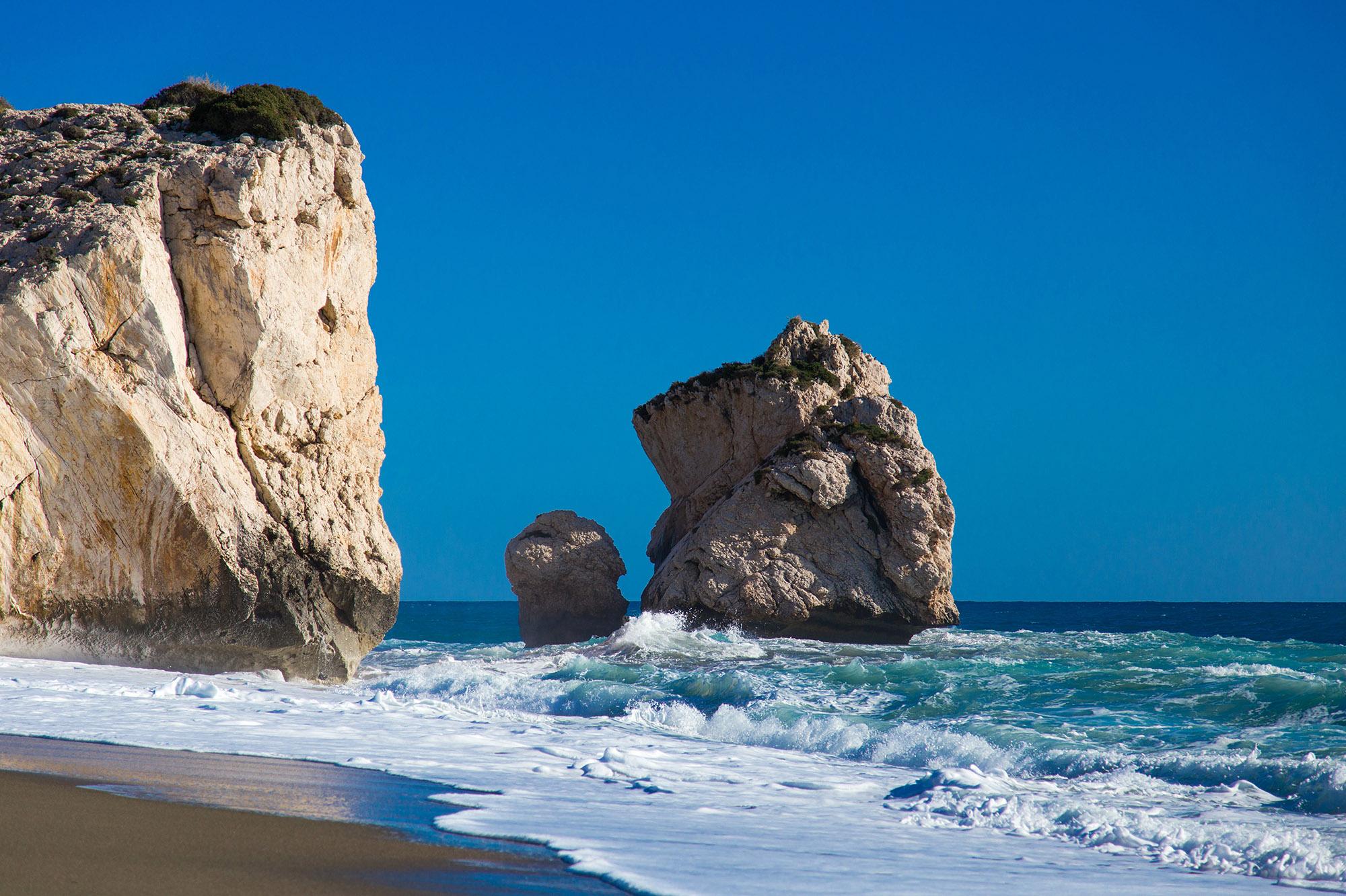 Petra Tou Romiou, ou le rocher d'Aphrodite, est le lieu de naissance légendaire de la déesse.– © Evgenios Mouratidis / Shutterstock