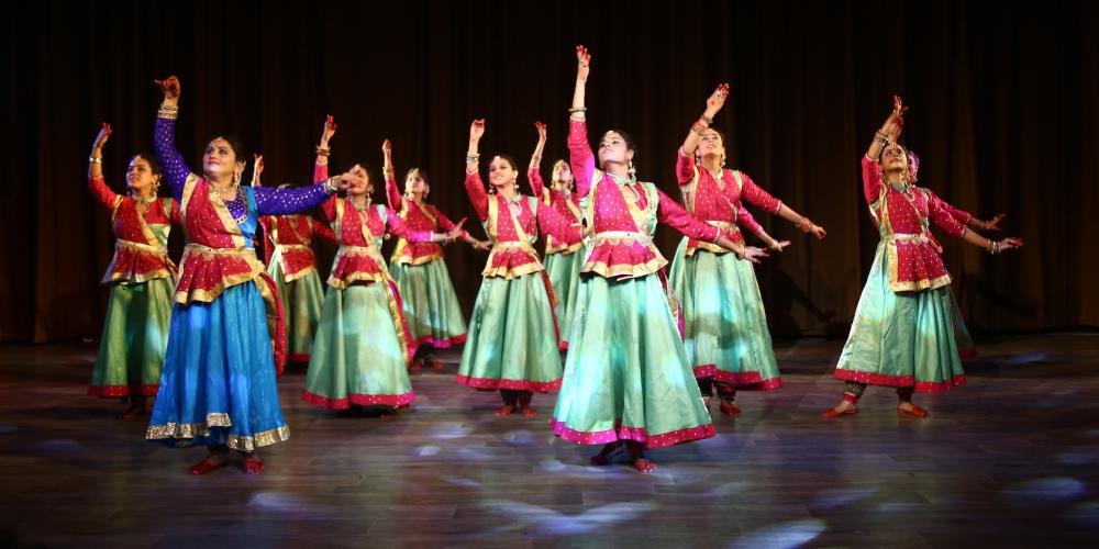 Kathak dancers performing a group dance. – © MP Tourism