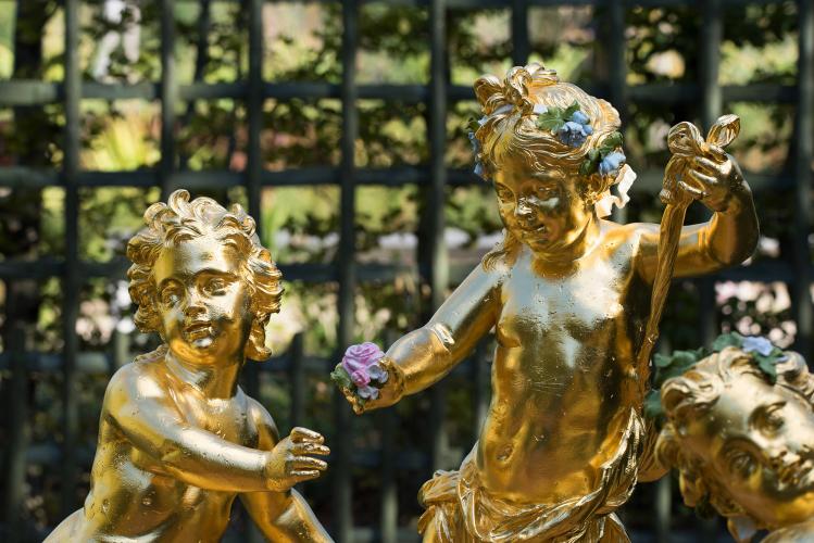 The patronage of the BNP Paribas Foundation and the support of D’Huart Industrie made possible the restoration of the Golden Children's Fountain. – © Thomas Garnier