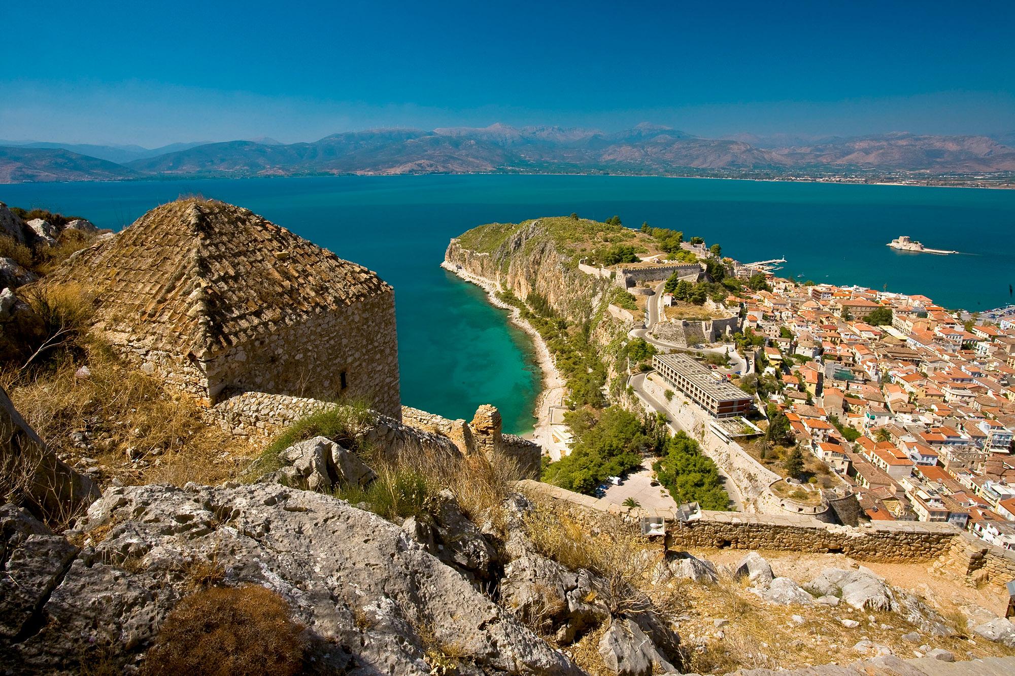 S'élevant au-dessus de la vieille ville, la forteresse d'Akronafplia est le plus ancien des trois châteaux de Nauplie. – © G. Filippini / Ministry of Tourism