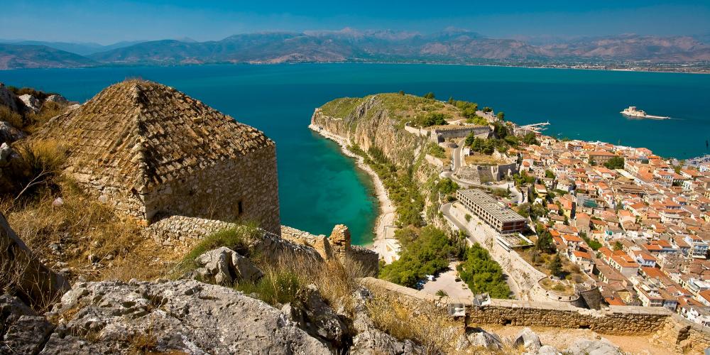 Rising above the old part of town, the Akronafplia fortress is the oldest of Nafplio's three castles. – © G. Filippini / Ministry of Tourism