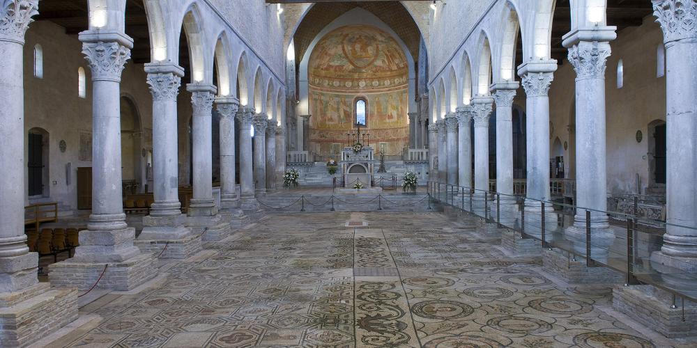 La basilique est l'un des monuments chrétiens les plus importants en Aquilée et est célèbre dans le monde entier pour ses mosaïques magnifiques datant du IVe siècle de notre ère. – © Gianluca Baronchelli