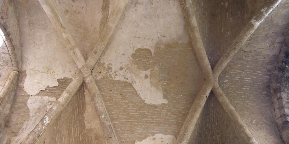 The church was made of limestone, but included pieces of earlier buildings—ancient and Byzantine. – © Hellenic Ministry of Culture and Sports / Ephorate of Antiquities of Ilia The church was made of limestone, but included pieces of earlier buildings—ancient and Byzantine. – © Hellenic Ministry of Culture and Sports / Ephorate of Antiquities of Ilia