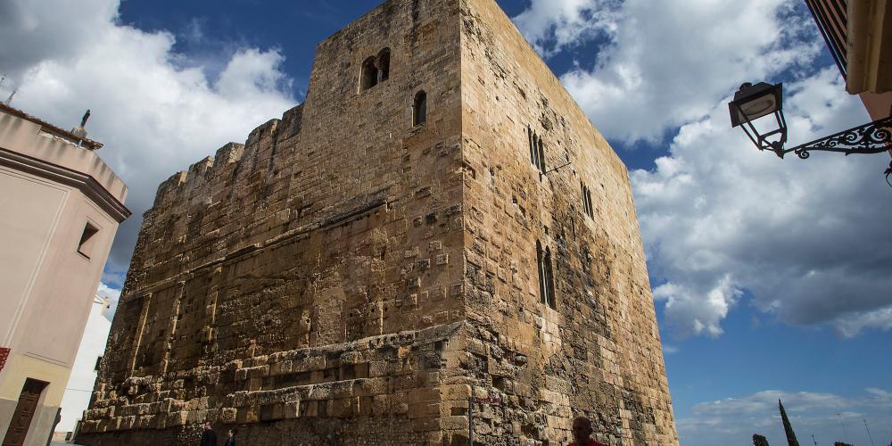 The Praetorium (southeast tower with entranceways) in Plaça del Rei is the southern expansion of the provincial Fòrum. Next to it sits the
Tarragona National Archaeological Museum. – © Manel Antoli RV Edipress / Tarragona Tourist Board