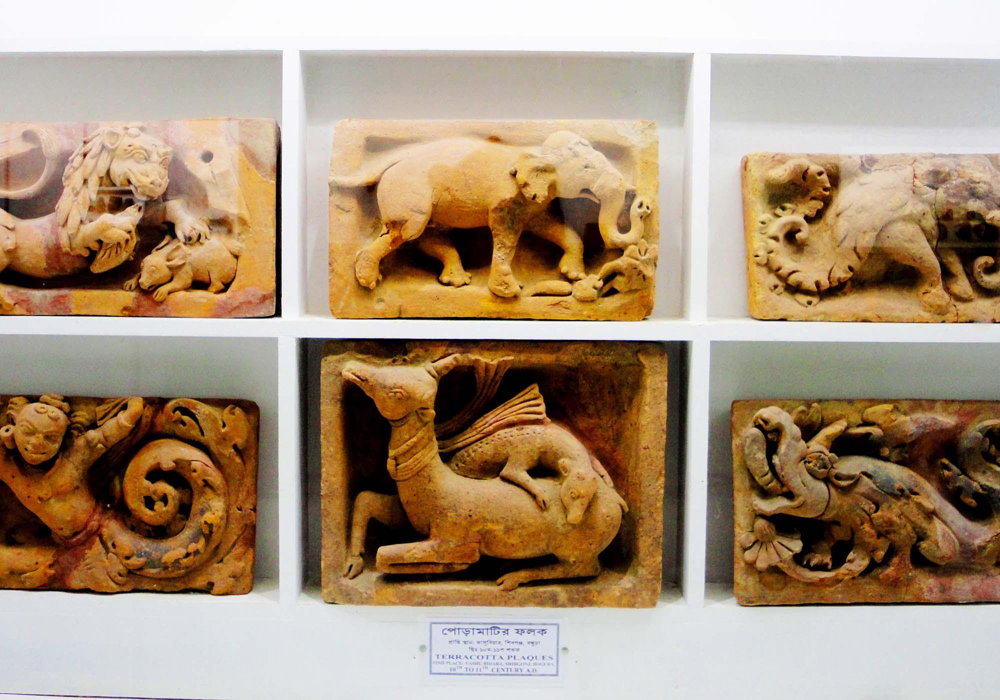 Terracotta plaque from Bahsu Vihara Shibganj Bogra at Mahasthangarh Museum, Bogura – © Azmaree Afrin