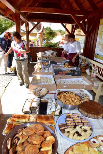 Vous pourrez goûter à de spécialités locales telles que les soupes, gâteaux et produits à base de viande. – © Lubo Lužina