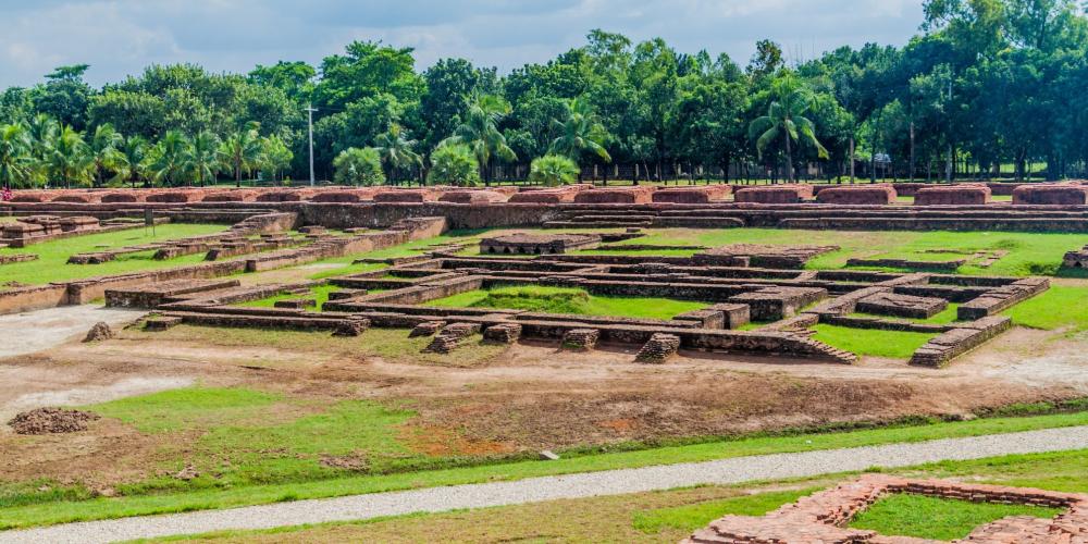 Partial view of the Somapura Mahavihara courtyard. Many of the most important temples in Southeast Asia took their inspiration from the great learning centre of Paharpur. – © Matyas Rehak / Shutterstock Partial view of the Somapura Mahavihara courtyard. Many of the most important temples in Southeast Asia took their inspiration from the great learning centre of Paharpur. – © Matyas Rehak / Shutterstock