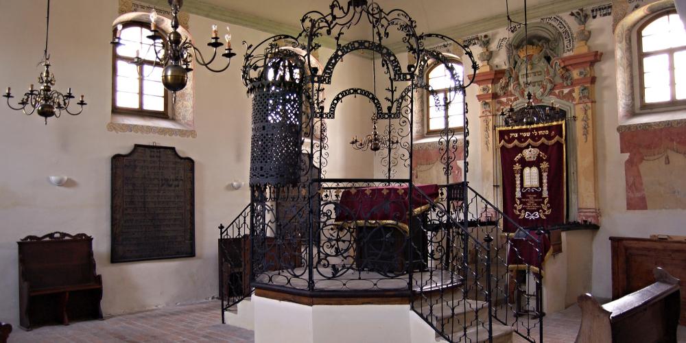 The main hall of the Shakh's synagogue in Holešov is a major Jewish heritage site in the Czech Republic. – © Vratislav Brázdil The main hall of the Shakh's synagogue in Holešov is a major Jewish heritage site in the Czech Republic. – © Vratislav Brázdil