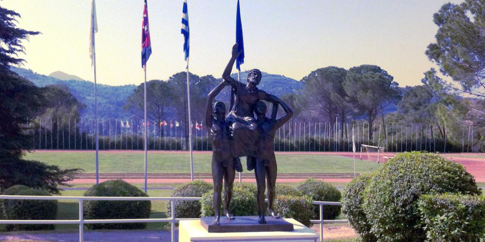 Contemporary statue of Diagoras being carried by his sons on the day of their dual victory in the games. – © Hellenic Ministry of Culture and Sports / Ephorate of Antiquities of Ilia Contemporary statue of Diagoras being carried by his sons on the day of their dual victory in the games. – © Hellenic Ministry of Culture and Sports / Ephorate of Antiquities of Ilia