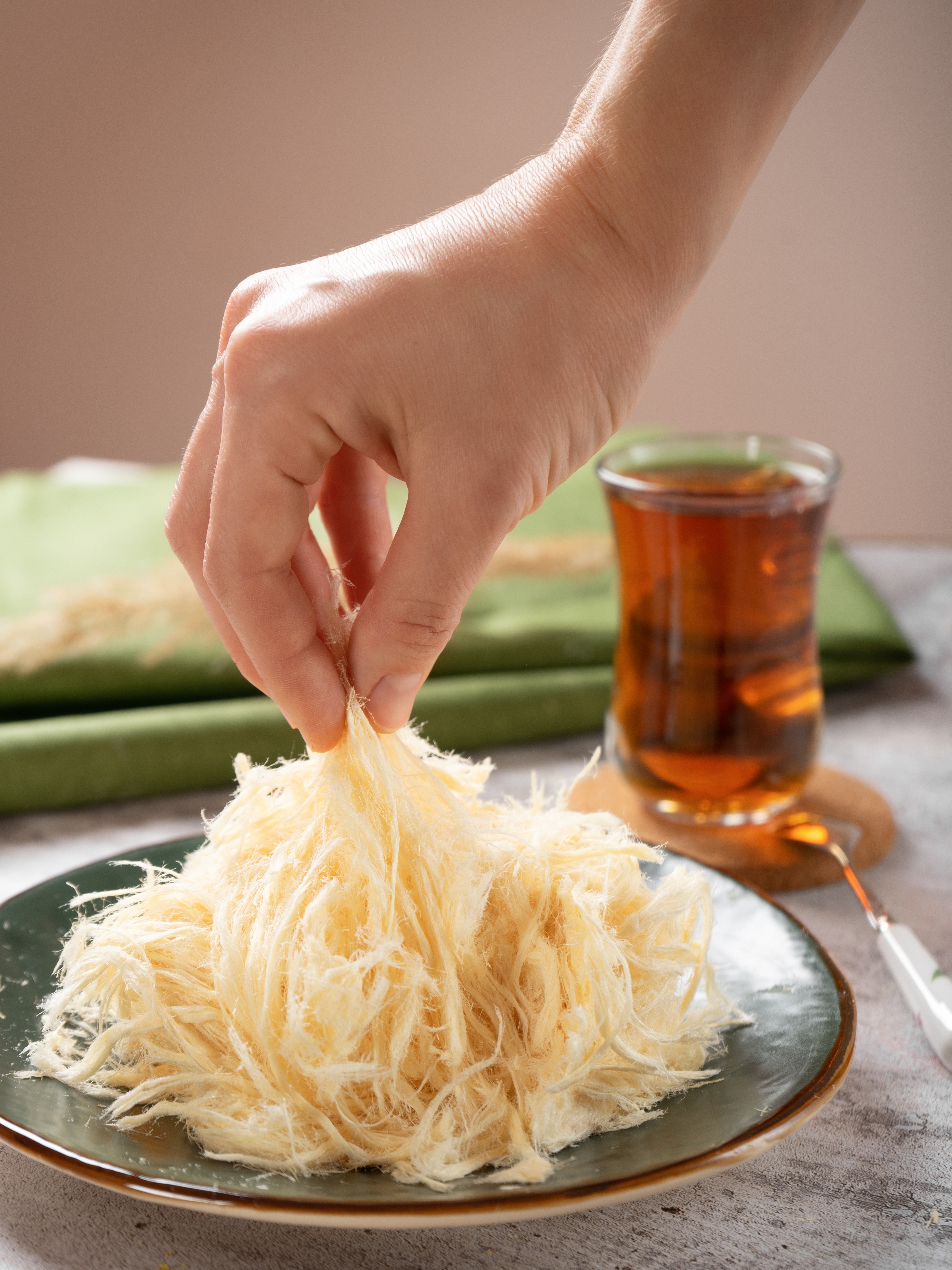 The fine and saccharine Pashmak © Evgeniia Trushkova / Shutterstock