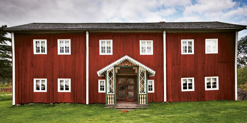 Come and enjoy the decorative farmhouse of Fågelsjö Gammelgård located in Loos. – © Jakob Dahlström