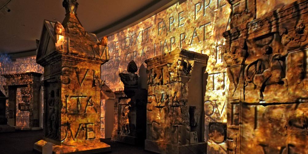 Authentic original exhibits are combined with animated film sequences, spoken word, and music. – © Thomas Zühmer Authentic original exhibits are combined with animated film sequences, spoken word, and music. – © Thomas Zühmer