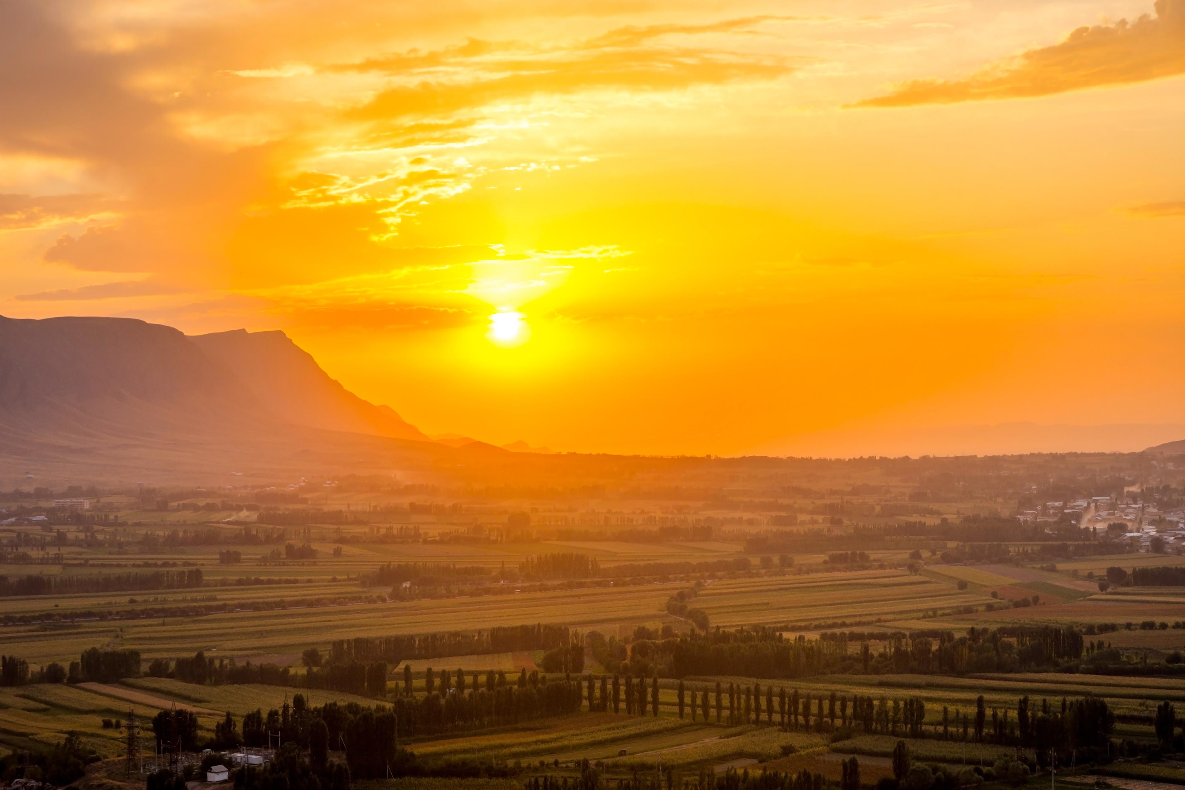 Lovely sunset over town © Ana Flasker / Shutterstock