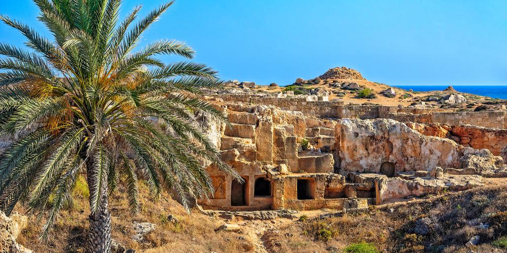 Les tombes des rois est une magnifique nécropole utilisée à partir du IVe siècle avant JC jusqu'au IIIe siècle de notre ère pour enterrer les riches et puissants. – © mahout / Shutterstock.com