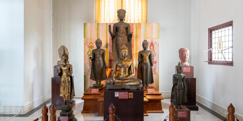 Statues of Buddha found in the Historical Park of Ayutthaya are on display at the museum. – © Michael Turtle