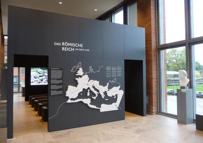 A film animation at the museum illustrates how the city developed into an imperial residence. – © Thomas Zühmer