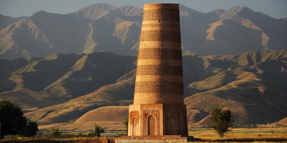 Burana Tower in northern Kyrgyzstan – © Pavel Svoboda Photography / Shutterstock