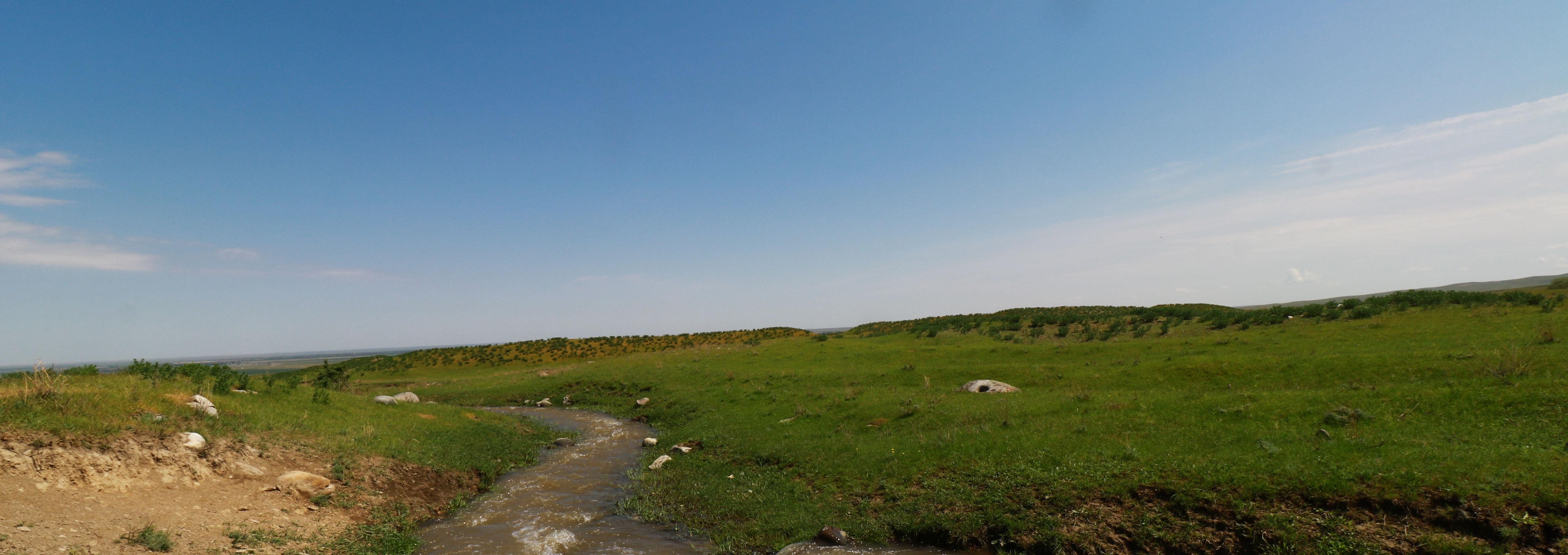 A visitor can enjoy the refreshing river that runs by the site © Site of Ornek