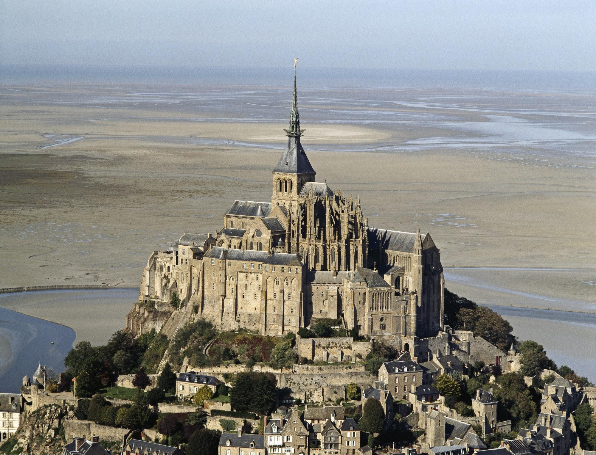 Aerial view of Mont-Saint-Michel from the southeast - © Marc Rapilliard / Centre des monuments nationaux