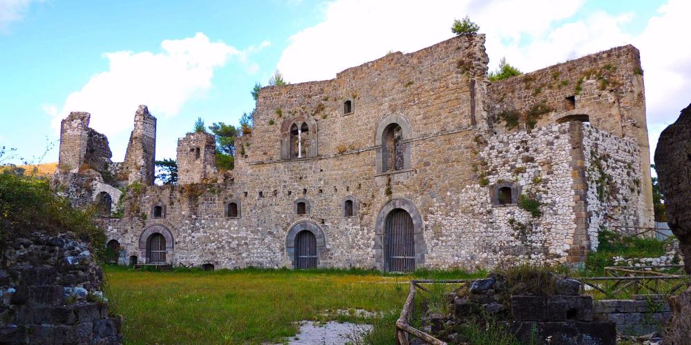 Ruins of the 11th-century Norman castle of Casertavecchia – © Vincenzo Ventriglia