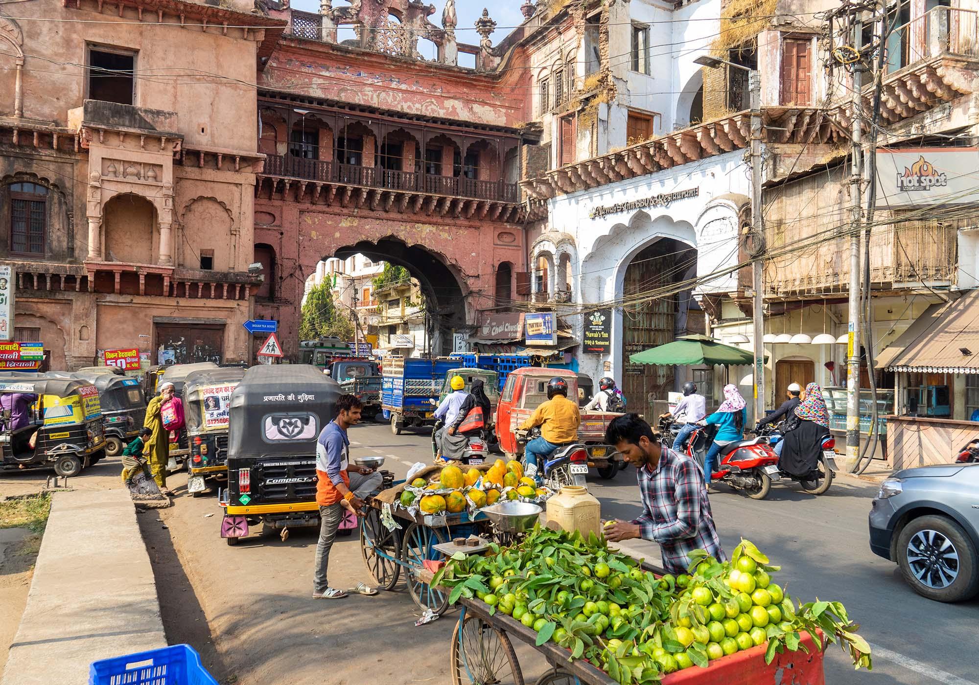 The Sikandari Darwaza overlooking the Bara Talab at the western end of the Iqbal Maidan garden in Old Bhopal. – © Michael Turtle