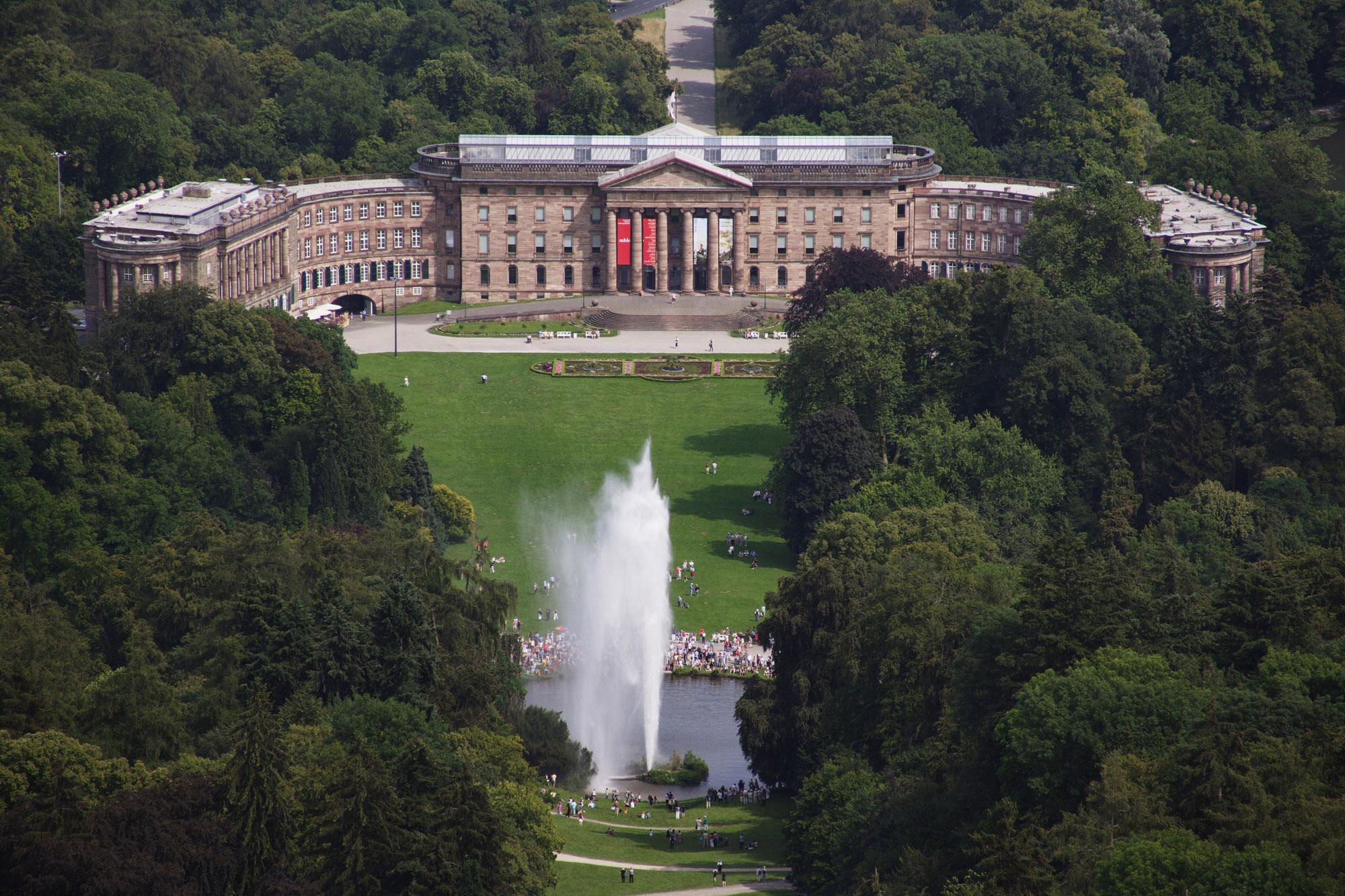 View of Wilhelmshöhe Palace with the Grand Fountain. – © Arno Hensmanns, MHK