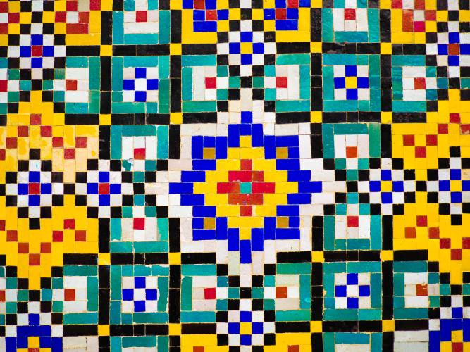 Patterns on mosaic tiles, Golestan Palace – © AlexBerlin / Shutterstock