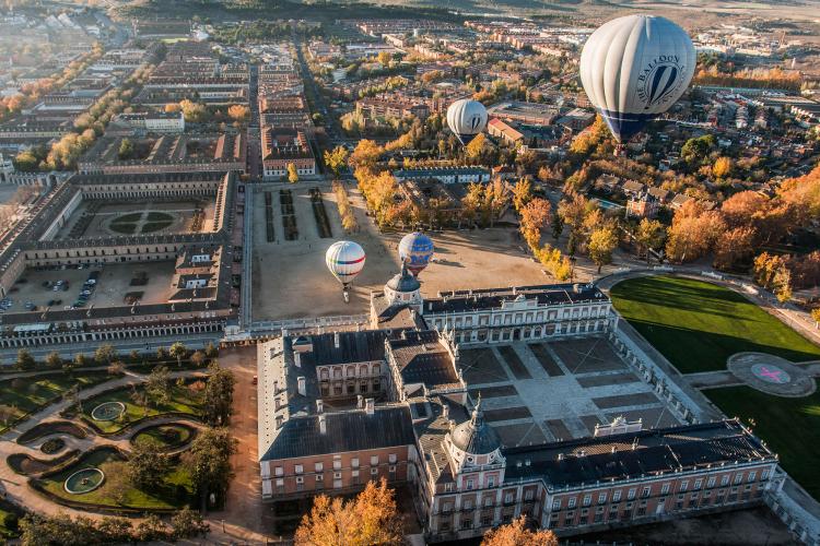 A balloon ride is a great way to appreciate the architecture and design of Aranjuez's landscape from above. – © Antonio Castillo López