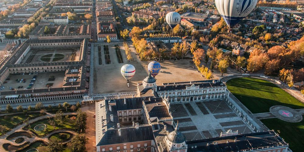 A balloon ride is a great way to appreciate the architecture and design of Aranjuez's landscape from above. – © Antonio Castillo López A balloon ride is a great way to appreciate the architecture and design of Aranjuez's landscape from above. – © Antonio Castillo López