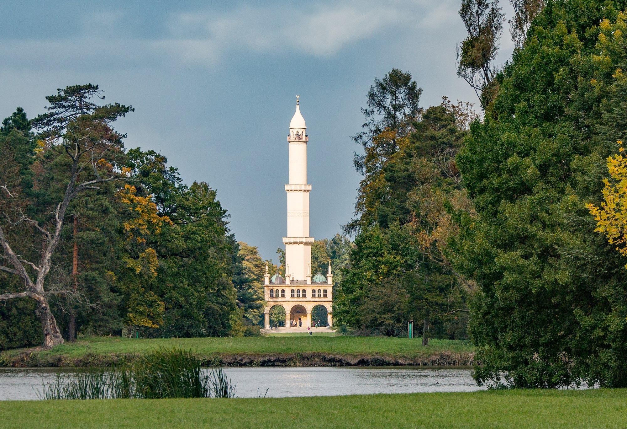 One of the most significant works of garden art in the world connects a natural park with manicured landscapes. In the north part of the park, you can find the oldest romantic construction built between 1797-1802 in Moorish style. The minaret is 60-metres high and has been used as a watchtower. – © Tomas Mehes / Shutterstock