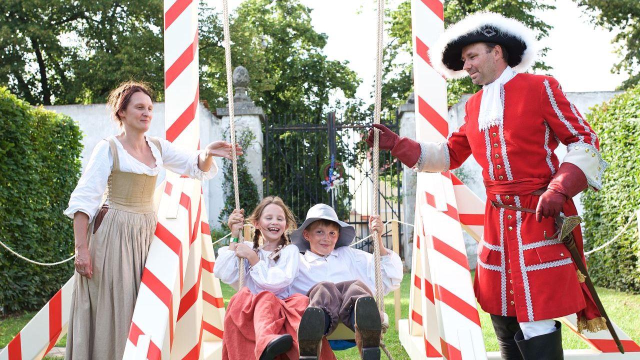 The Guard Tour is available for the visitors of the town of Kroměříž all-year-long. They offer costumed guided tours across the whole town and many other activities. - © Tomáš Vrtal