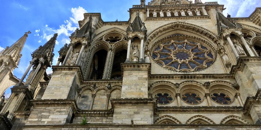 Architectural detail of the north side of Reims Cathedral – © Frank Biasi