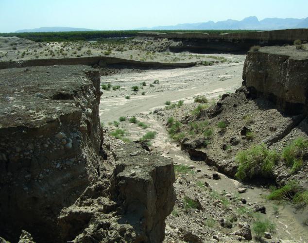 Canyon-shaped valley of the temporary stream flowing into the Vakhsh River – © A. Butorin